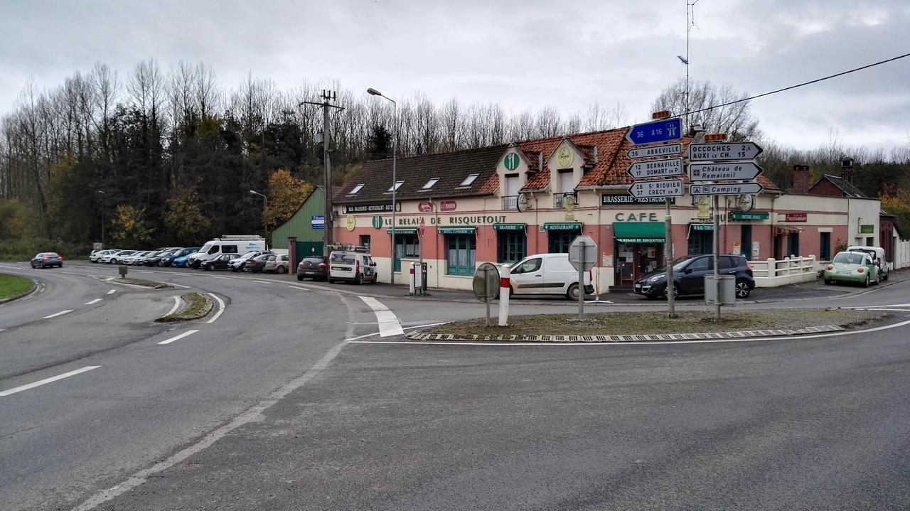 Le Relais De Risquetout Hem-Hardinval Exterior photo