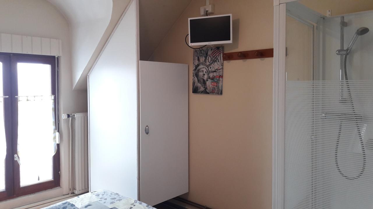 Le Relais De Risquetout Hem-Hardinval Exterior photo